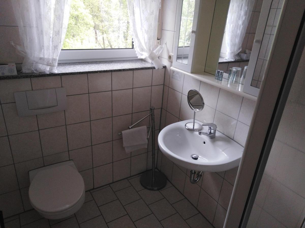 Zimmer Ohne Fruehstueck In Der Forellenzucht Burgen  Ngoại thất bức ảnh